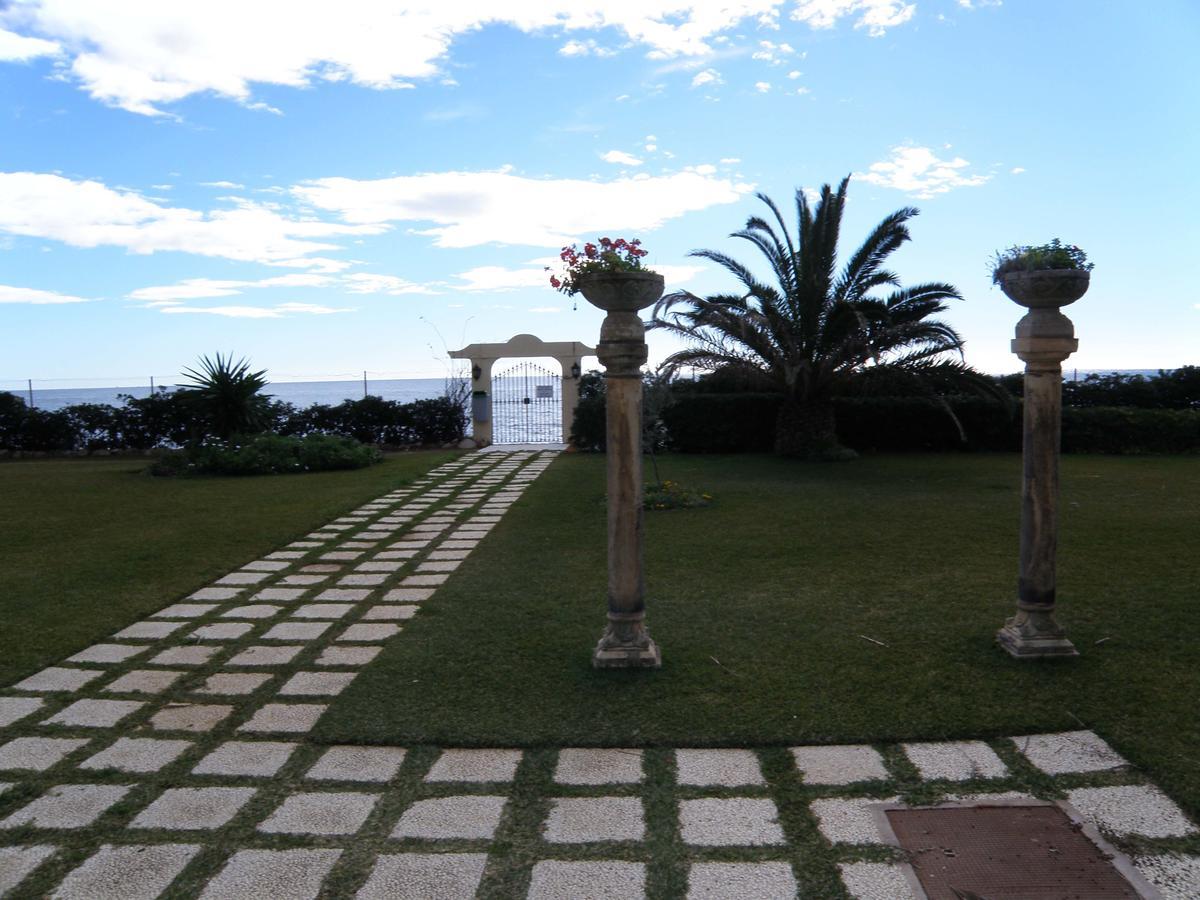 Apartamento En La Playa Lägenhet Mijas Costa Exteriör bild